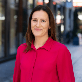 Dr. Inga Deakin