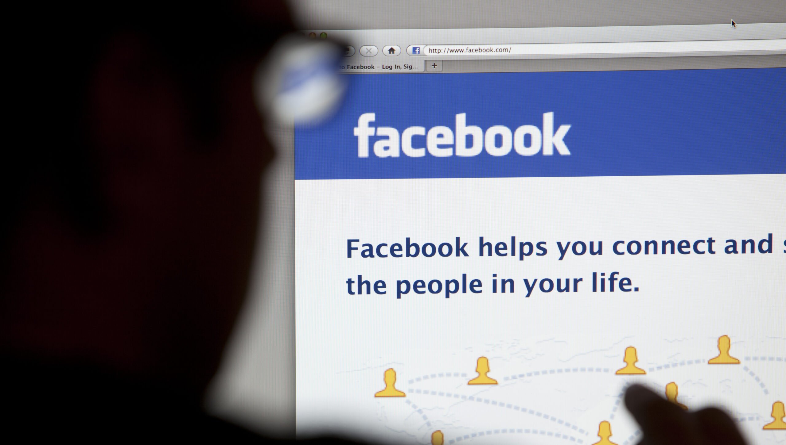 Facebook in Europe: 282 million monthly active users, $727 million in revenue (Q4 2013)