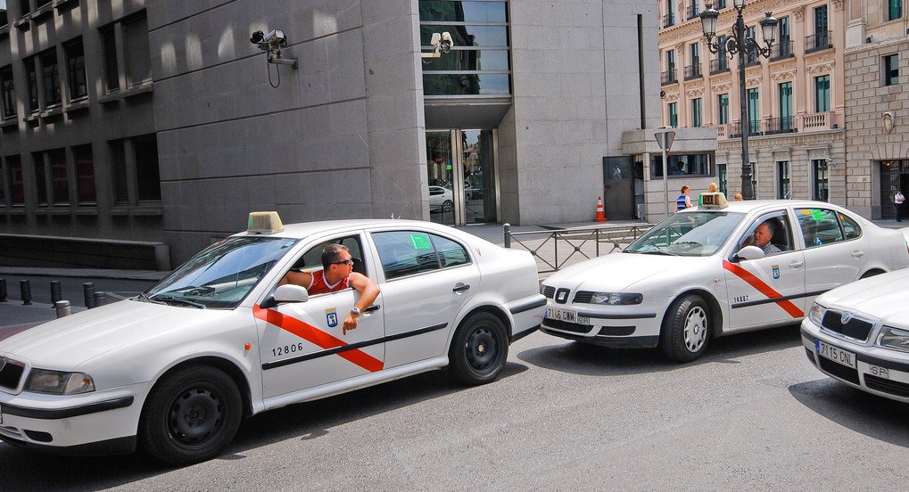 Spain warns Uber drivers with potential fines of up to 18,000 euros