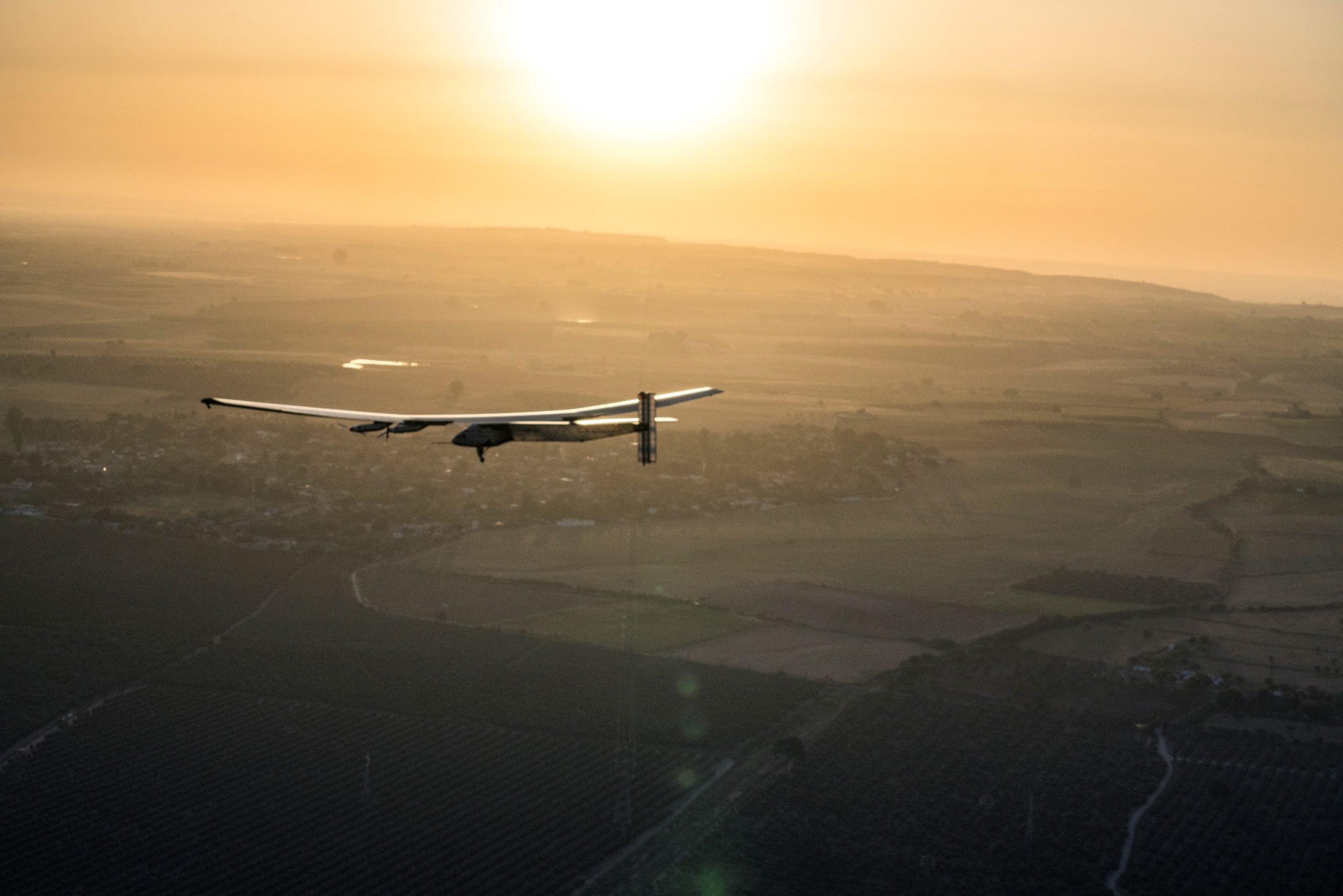 Around the world we fly: tech.eu paid a visit to the mission control center of the Solar Impulse 2 plane