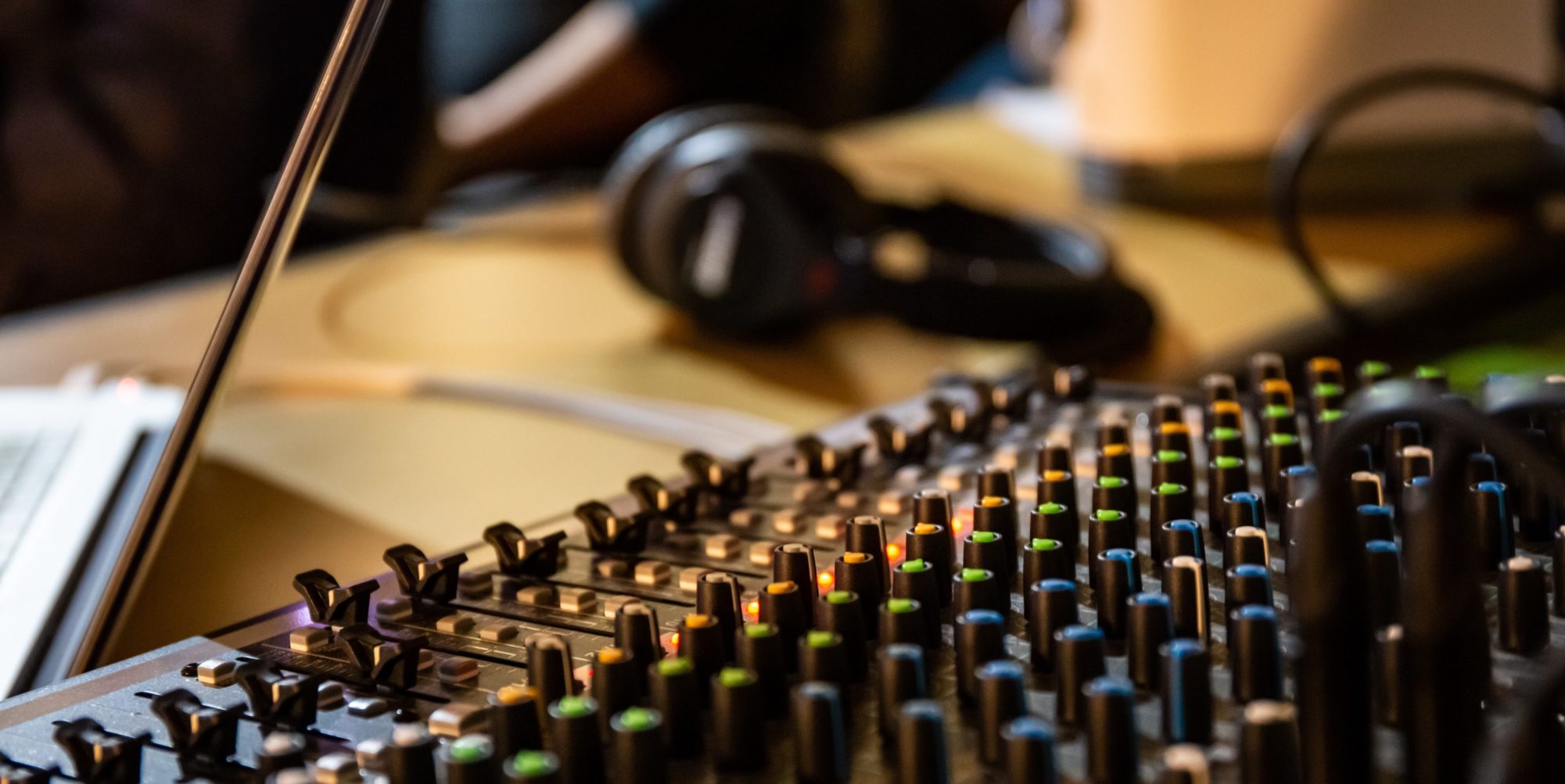 tech.eu Podcast #129: Babylon Health and Saudi funding, Rockstar taxes kerfuffle, e-scooters and climate risks, Cloudflare and 8chan, and more