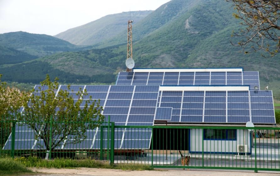 Dutch startup AMMP raises over €1 million to develop SaaS platform for renewable energy providers