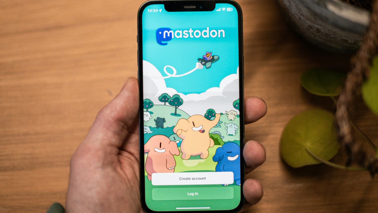 From Brussels to Blois: Mastodon turns commercial partnerships into paid services