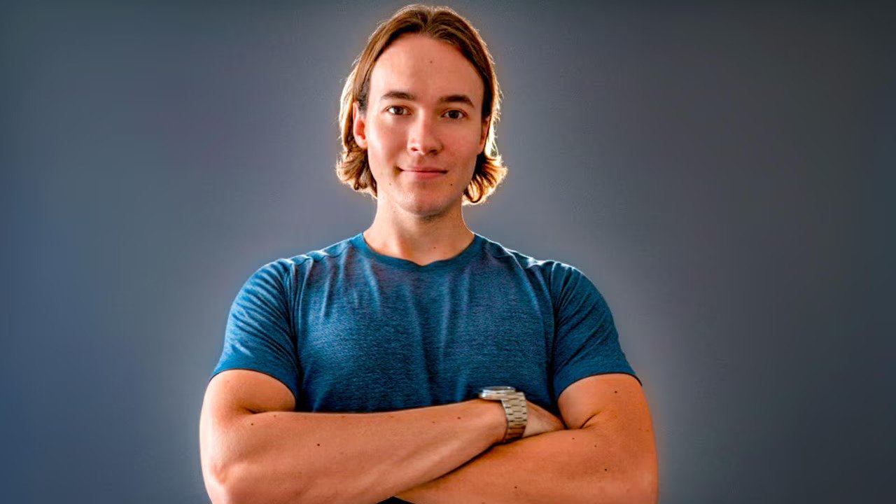 Meet the 18-year-old founder behind three Top-100 AI powered Apps — and a 100-hour work week