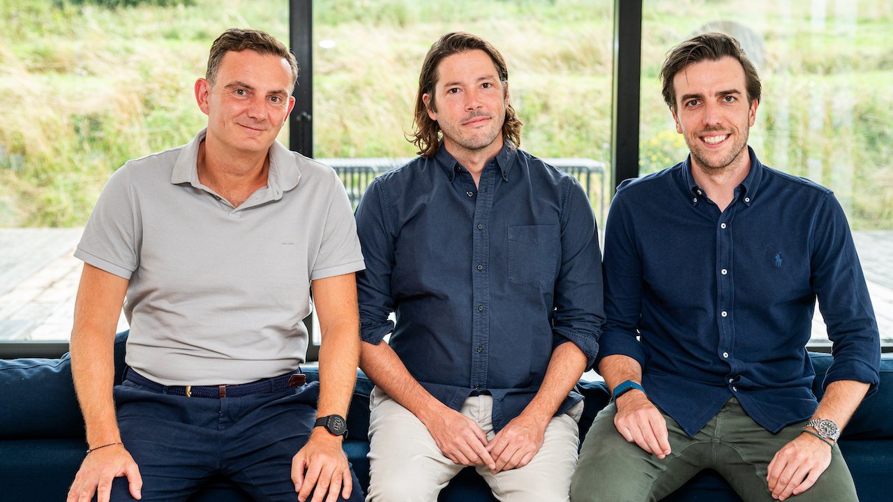 Unaric expands its UK AI footprint with DESelect acquisition